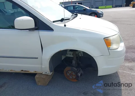 2010 Chrysler Town & Country Touring from USA, damaged, VIN 2A4RR5D14AR184003